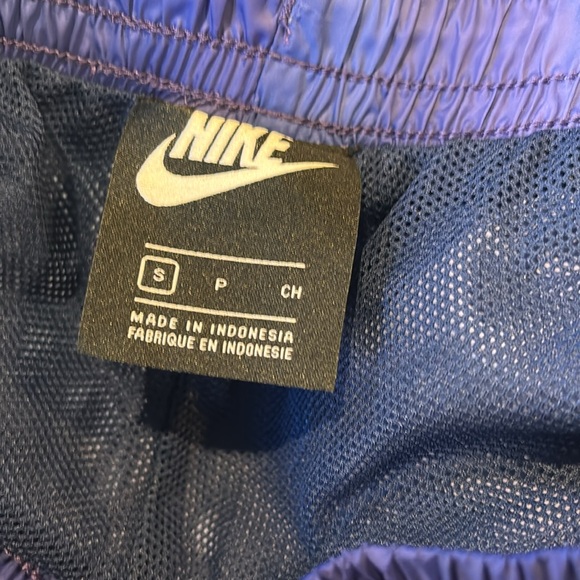 Nike purple small wind breaker jogger pants - Picture 5 of 6